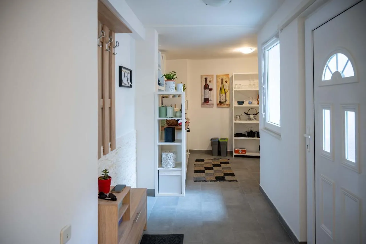 Apartment Montona 0*, Pula Croatia